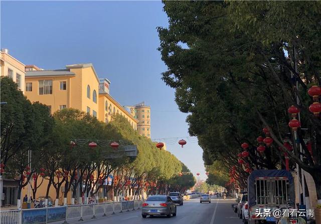 想去石林縣城住兩天，除了風(fēng)景名勝區，那里還有什么景色？